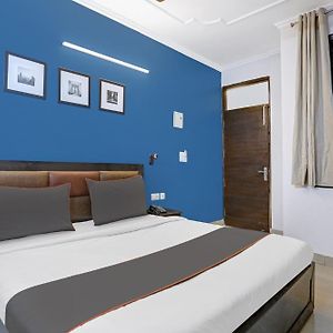 Collection O Agniv Residency Near Saket Metro